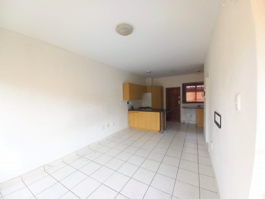 To Let 1 Bedroom Property for Rent in Kosmosdal Gauteng
