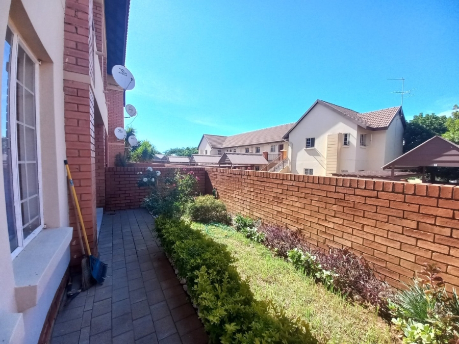 To Let 1 Bedroom Property for Rent in Kosmosdal Gauteng