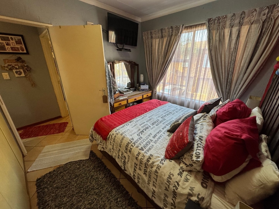 2 Bedroom Property for Sale in Glen Marais Gauteng