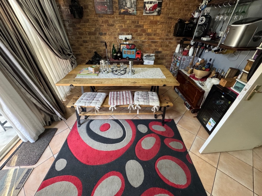 2 Bedroom Property for Sale in Glen Marais Gauteng