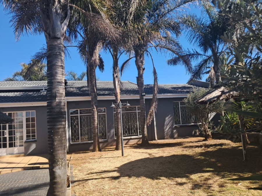 To Let 4 Bedroom Property for Rent in Beyers Park Gauteng