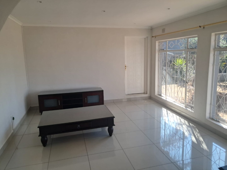To Let 4 Bedroom Property for Rent in Beyers Park Gauteng