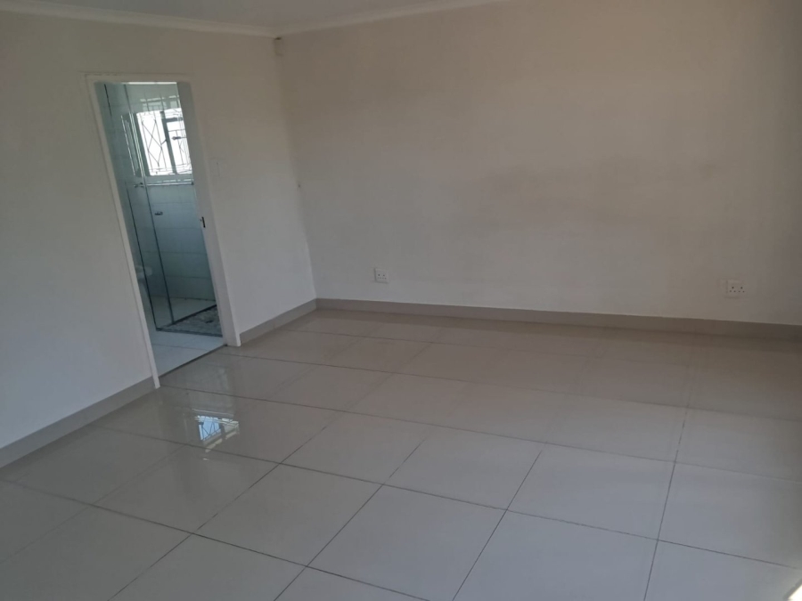 To Let 4 Bedroom Property for Rent in Beyers Park Gauteng