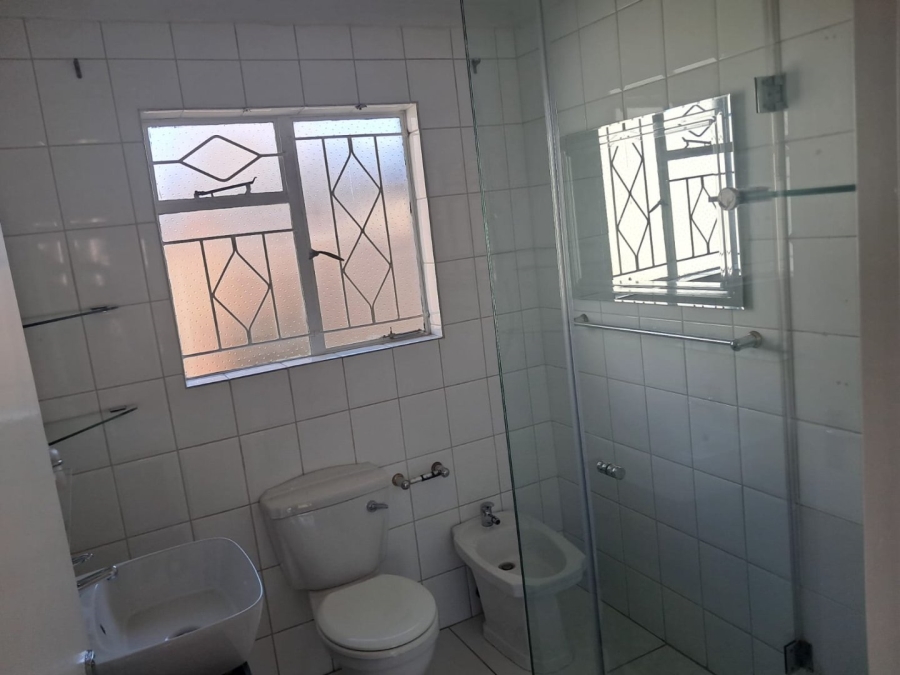To Let 4 Bedroom Property for Rent in Beyers Park Gauteng