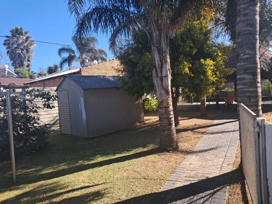 To Let 4 Bedroom Property for Rent in Beyers Park Gauteng