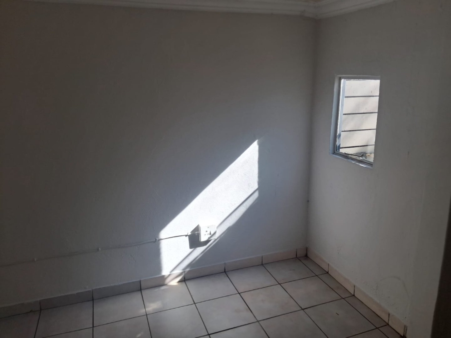 To Let 4 Bedroom Property for Rent in Beyers Park Gauteng