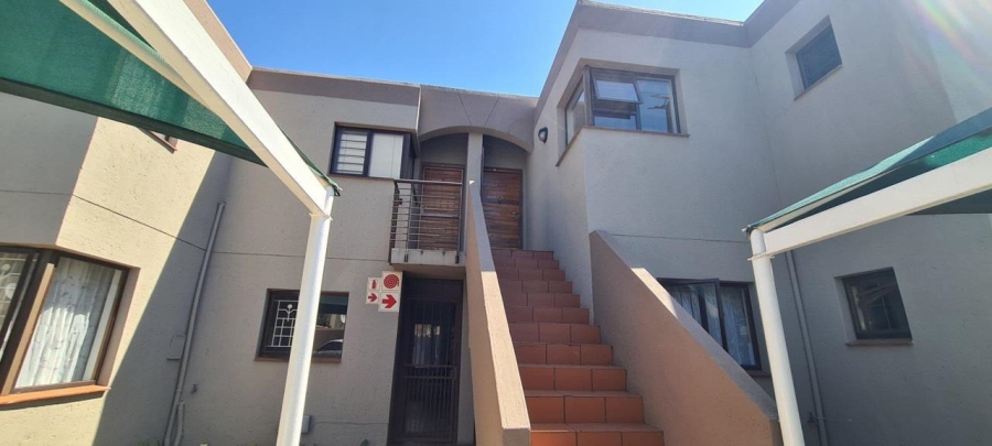 To Let 2 Bedroom Property for Rent in Glenvista Gauteng