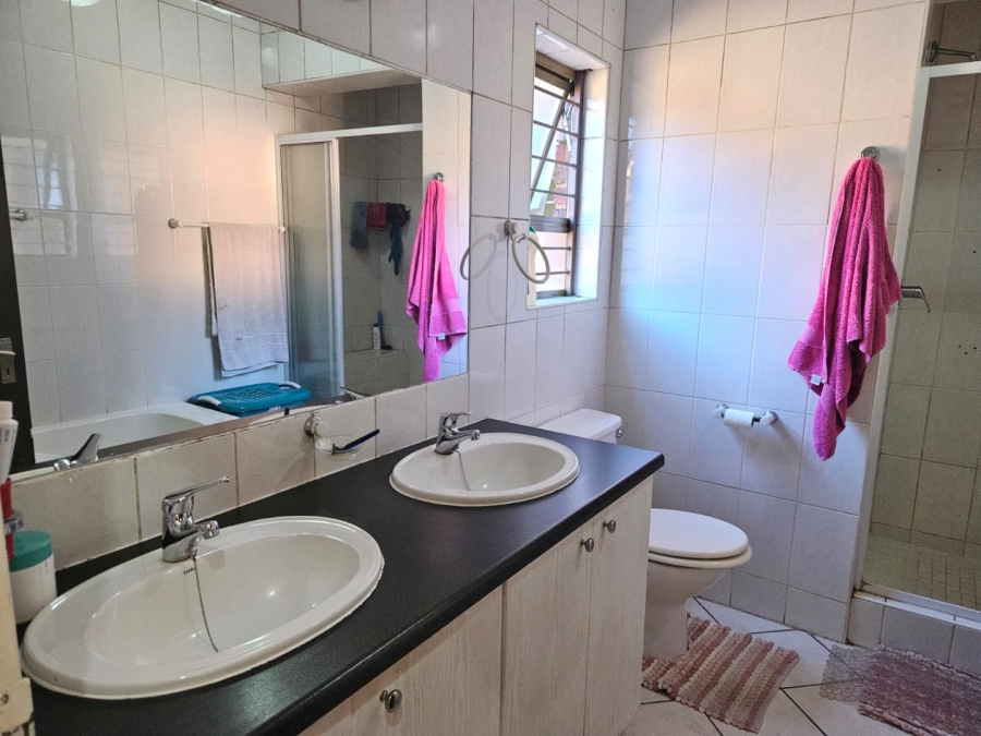 3 Bedroom Property for Sale in Noordhang Gauteng
