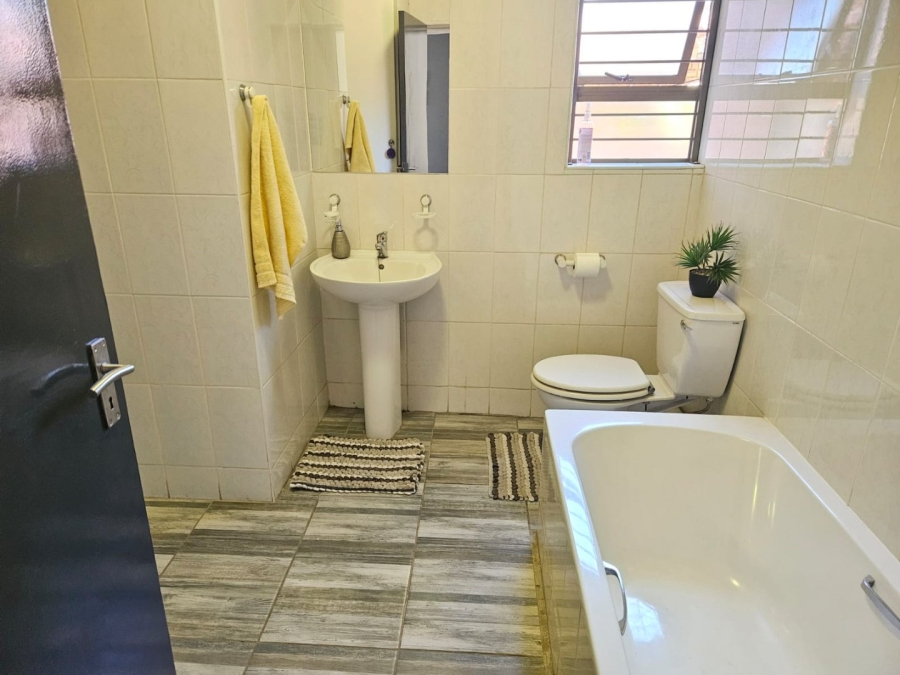 3 Bedroom Property for Sale in Noordhang Gauteng