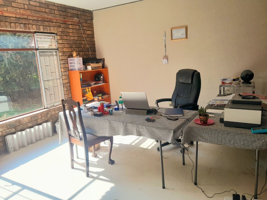 5 Bedroom Property for Sale in Randjesfontein A H Gauteng