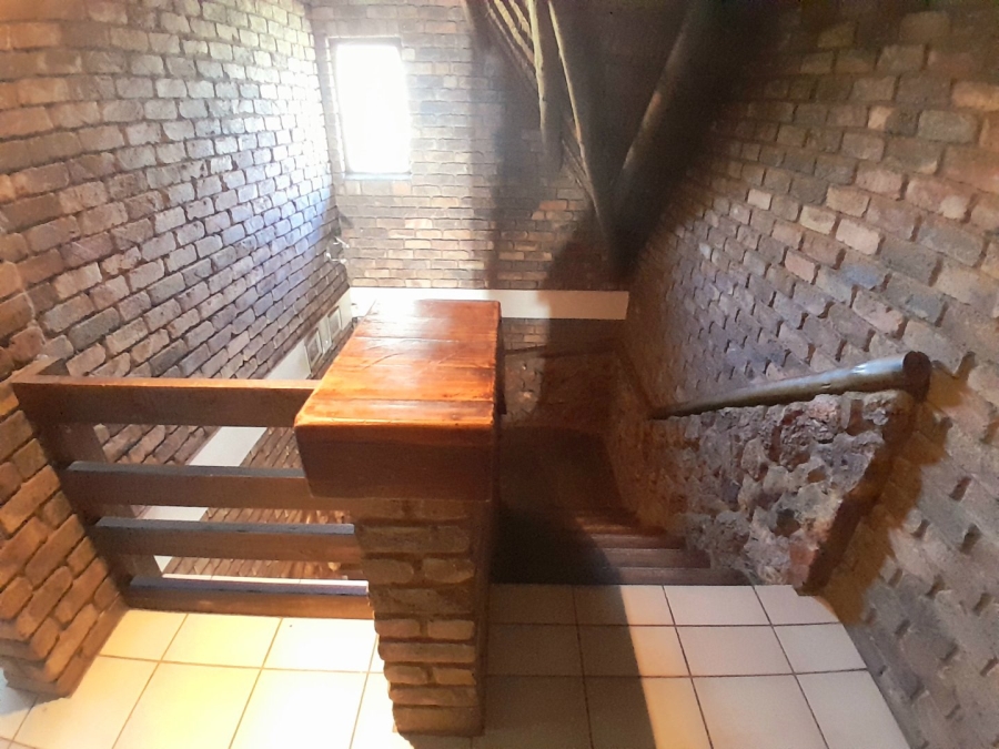 5 Bedroom Property for Sale in Randjesfontein A H Gauteng