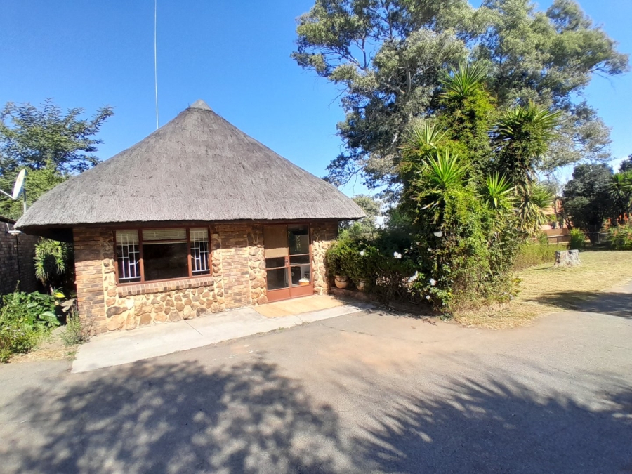 5 Bedroom Property for Sale in Randjesfontein A H Gauteng