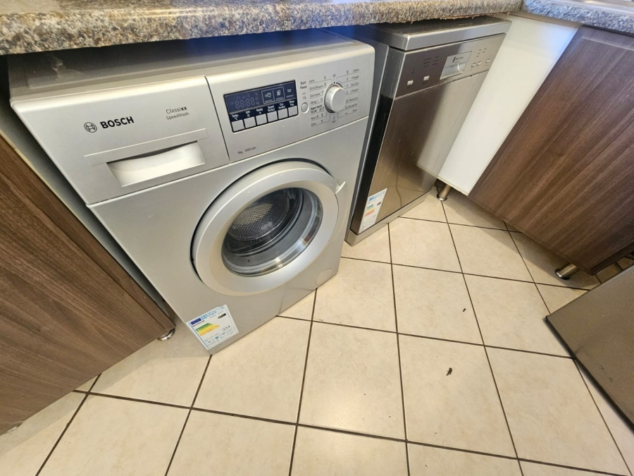 To Let 3 Bedroom Property for Rent in Monavoni Gauteng