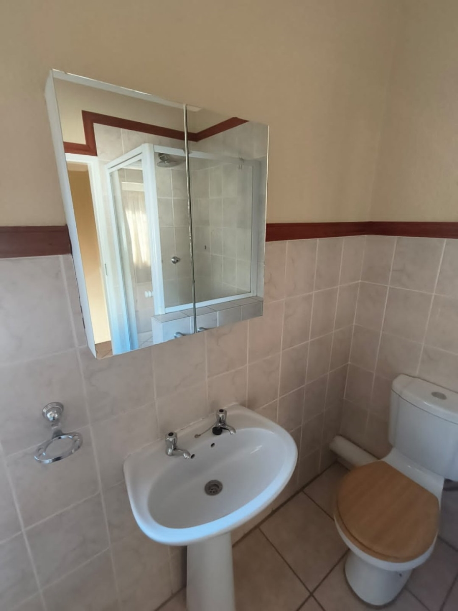 2 Bedroom Property for Sale in La Montagne Gauteng