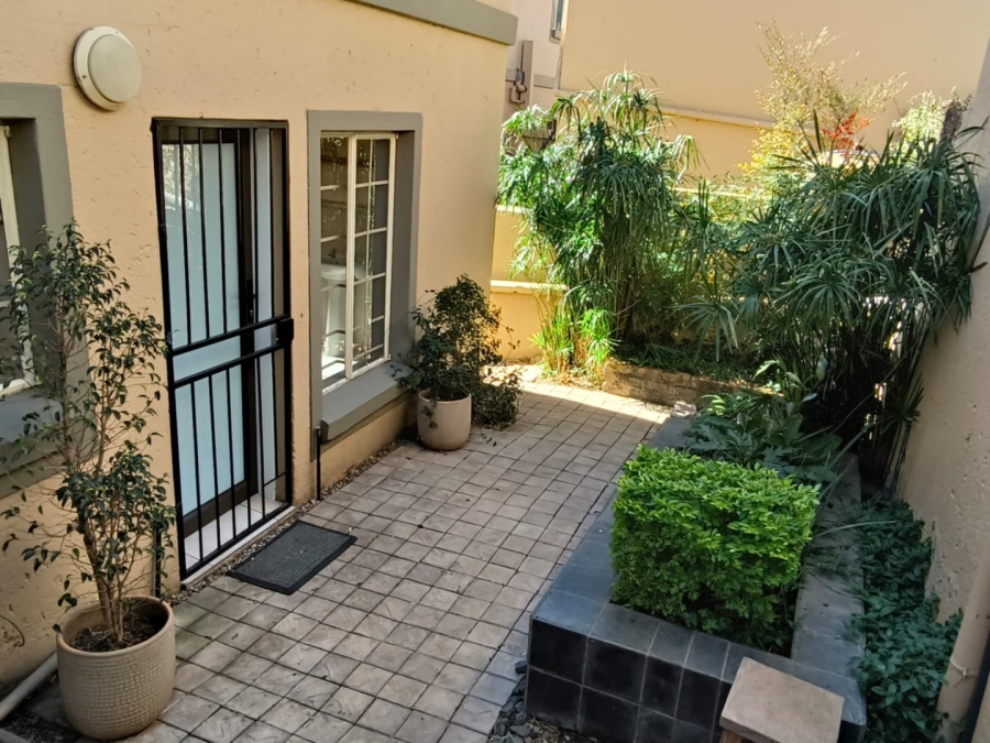 2 Bedroom Property for Sale in La Montagne Gauteng