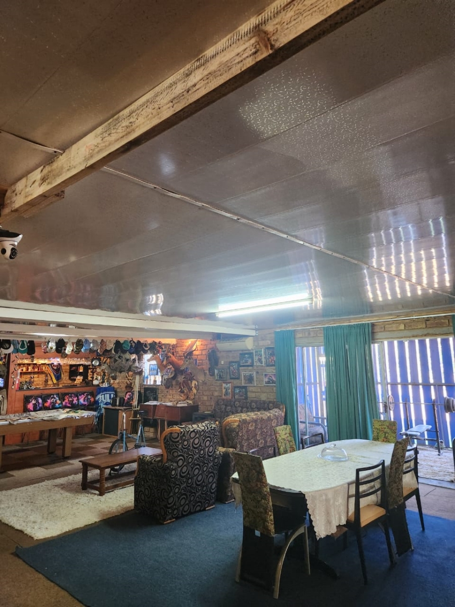 3 Bedroom Property for Sale in Haakdoornboom AH Gauteng