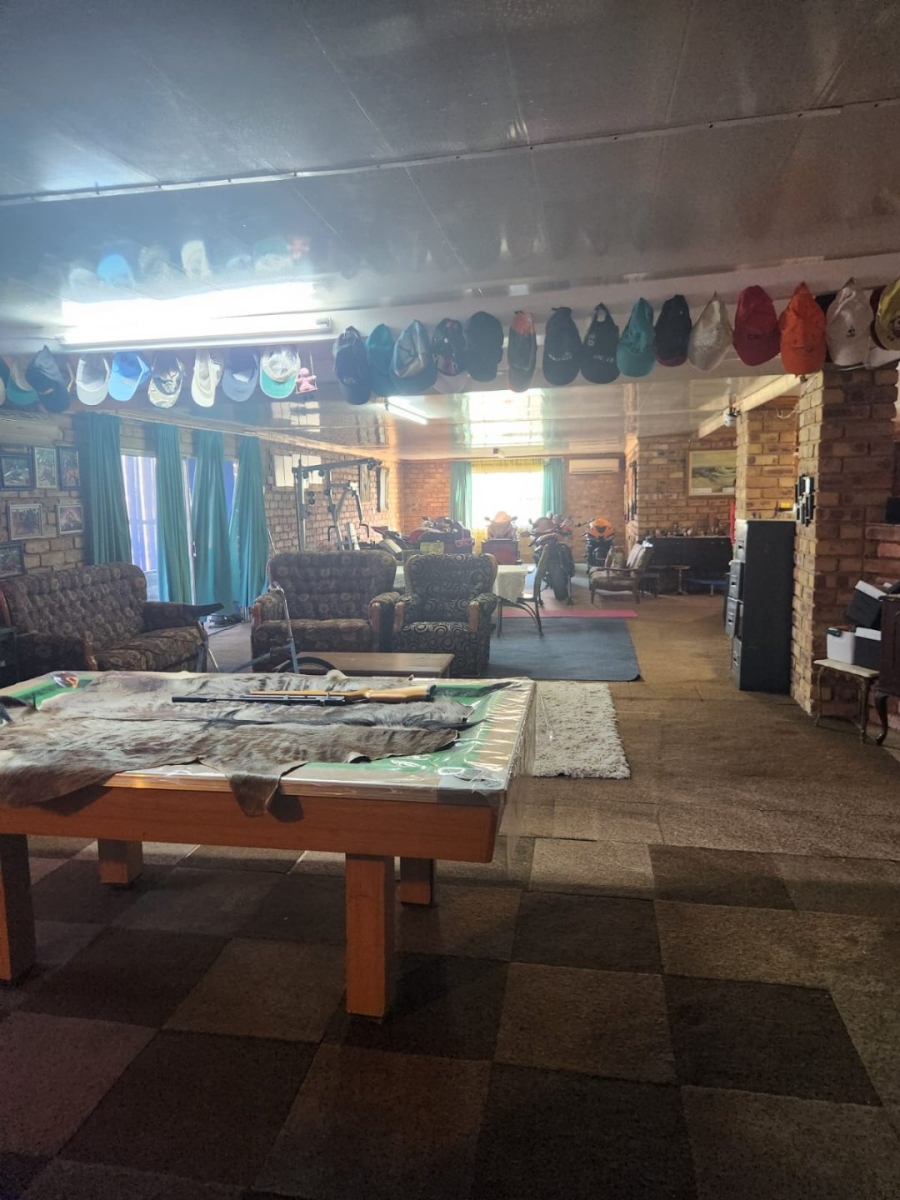 3 Bedroom Property for Sale in Haakdoornboom AH Gauteng