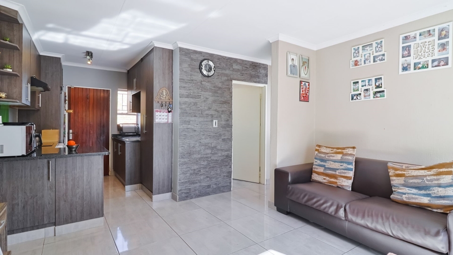 2 Bedroom Property for Sale in Wilgeheuwel Gauteng