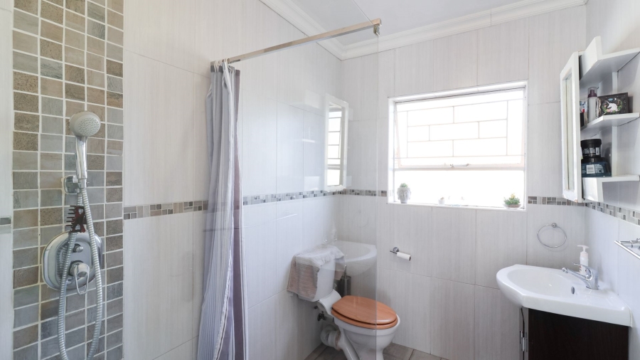 2 Bedroom Property for Sale in Wilgeheuwel Gauteng