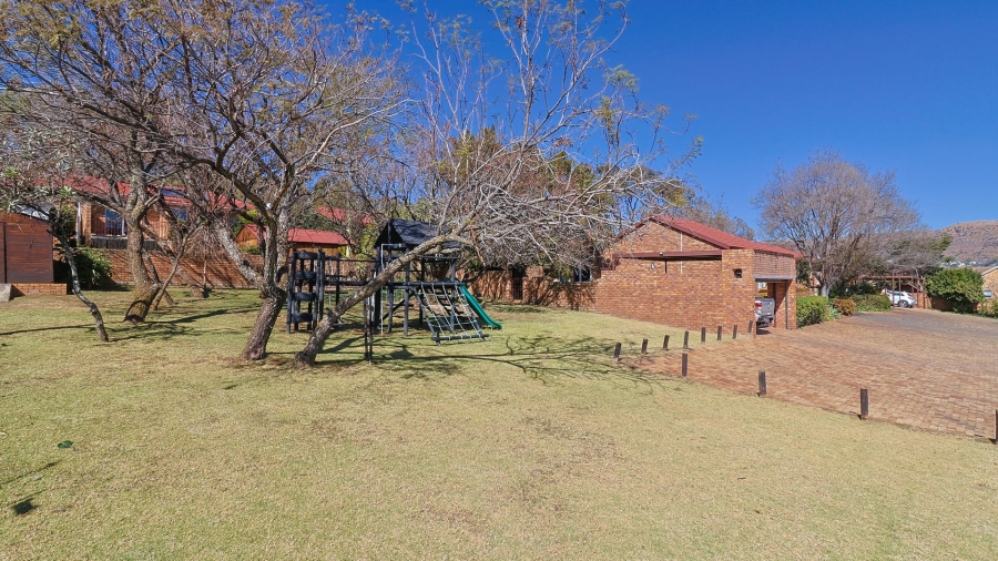 2 Bedroom Property for Sale in Wilgeheuwel Gauteng