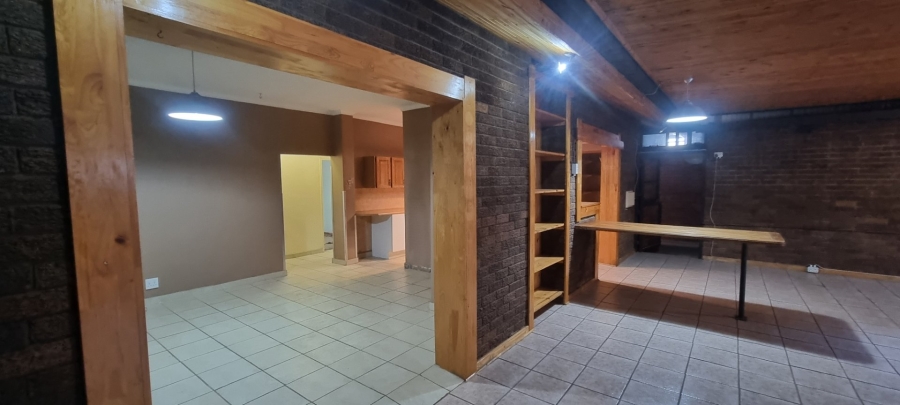 3 Bedroom Property for Sale in Mountain View Gauteng