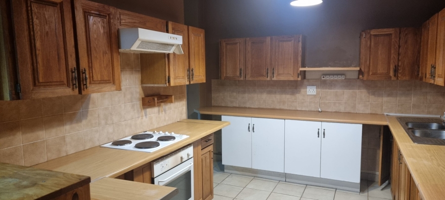 3 Bedroom Property for Sale in Mountain View Gauteng