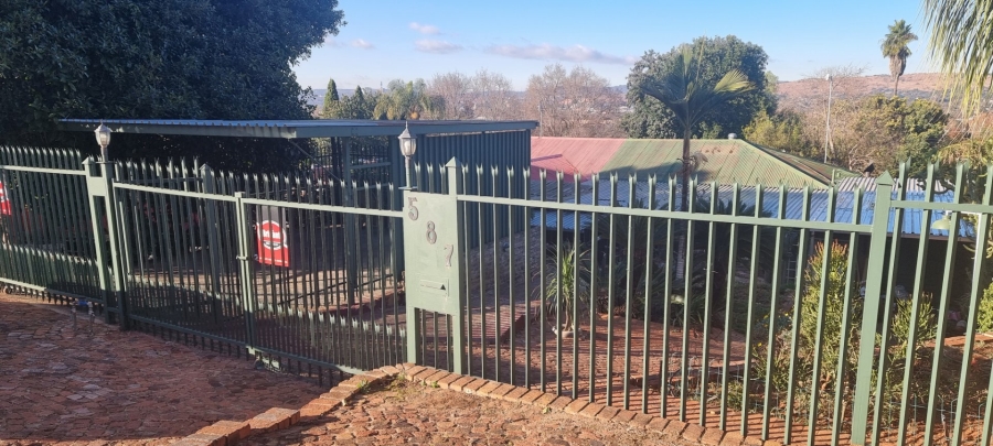 3 Bedroom Property for Sale in Mountain View Gauteng