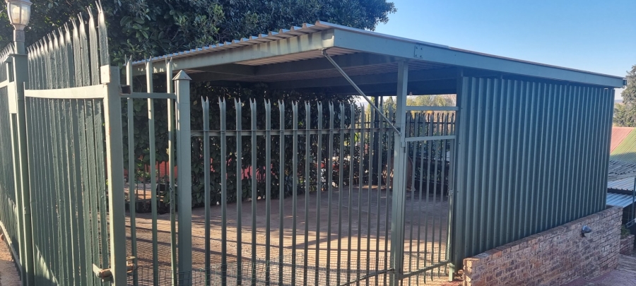 3 Bedroom Property for Sale in Mountain View Gauteng
