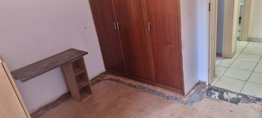 3 Bedroom Property for Sale in Mountain View Gauteng