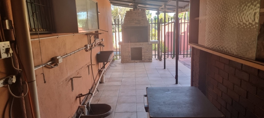 3 Bedroom Property for Sale in Mountain View Gauteng