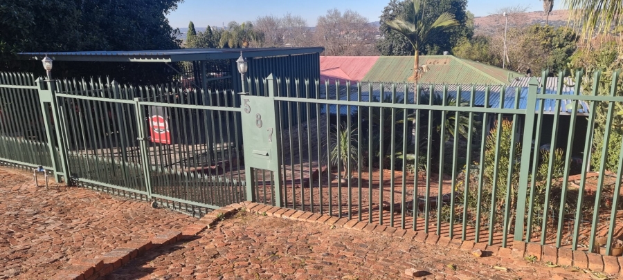 3 Bedroom Property for Sale in Mountain View Gauteng