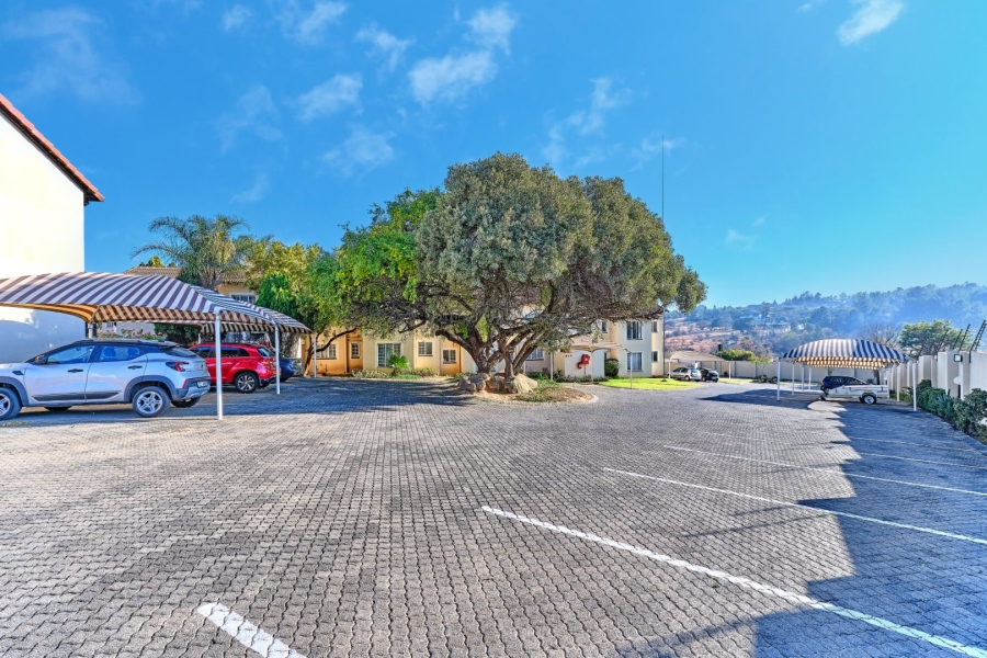 2 Bedroom Property for Sale in Lonehill Gauteng