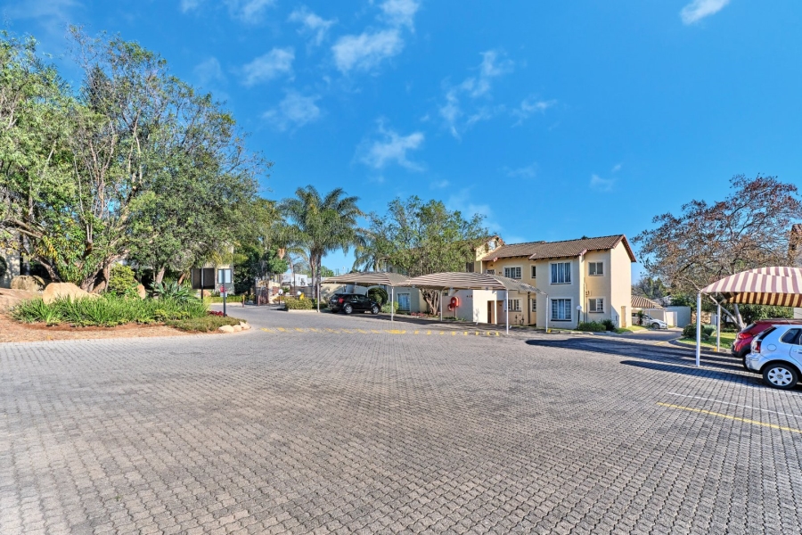 2 Bedroom Property for Sale in Lonehill Gauteng