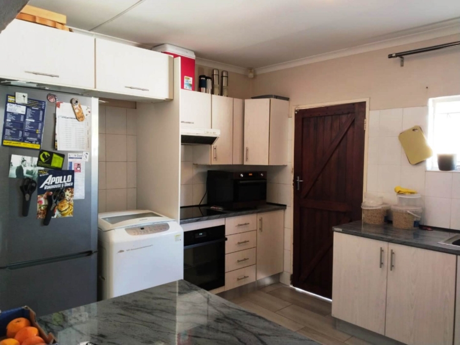 2 Bedroom Property for Sale in De Klerkshof Gauteng