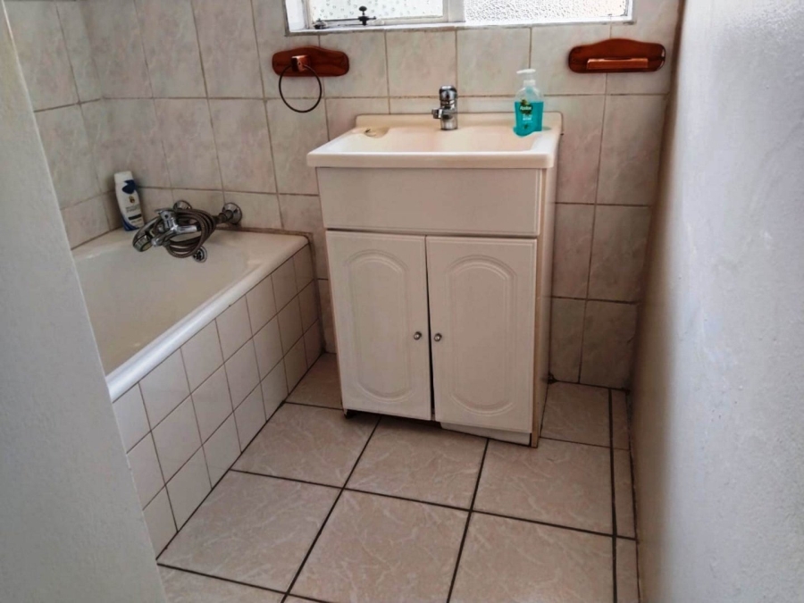2 Bedroom Property for Sale in De Klerkshof Gauteng