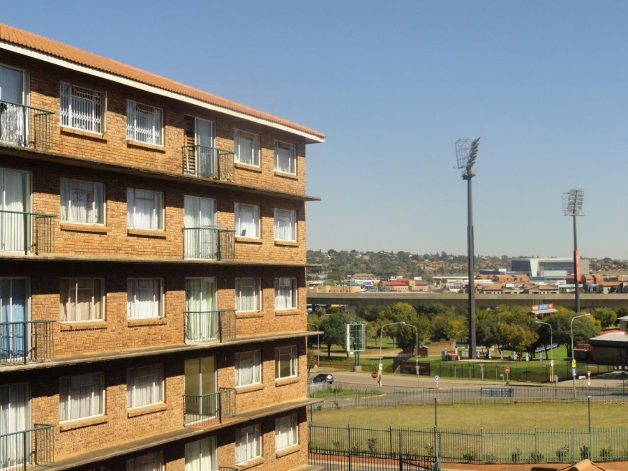 To Let 2 Bedroom Property for Rent in Die Hoewes Gauteng