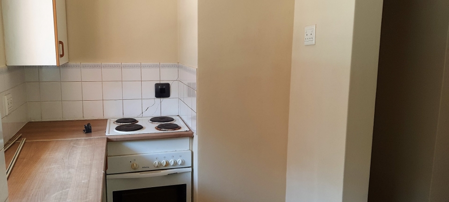 To Let 2 Bedroom Property for Rent in Die Hoewes Gauteng