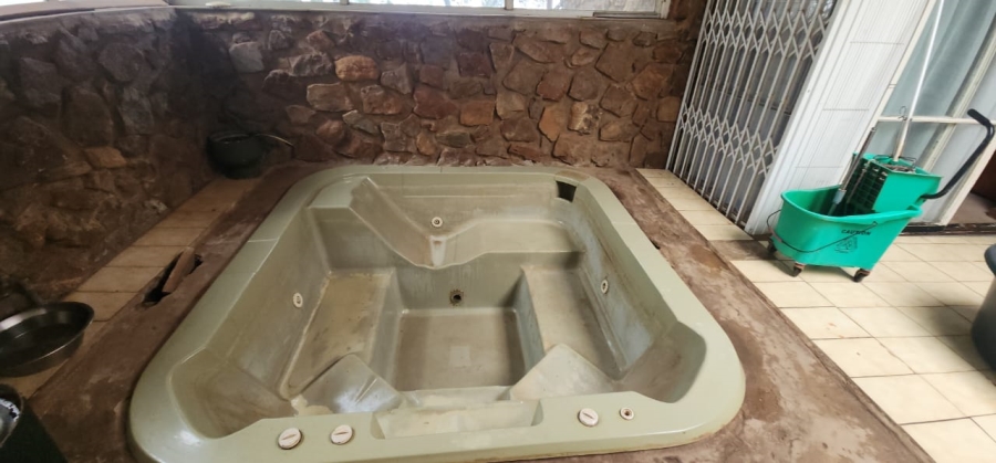 9 Bedroom Property for Sale in Schurveberg Gauteng