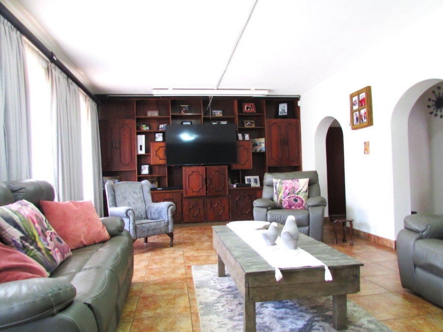4 Bedroom Property for Sale in Vanderbijlpark SW 5 Gauteng