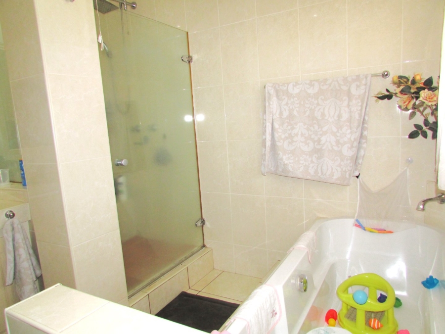 4 Bedroom Property for Sale in Vanderbijlpark SW 5 Gauteng