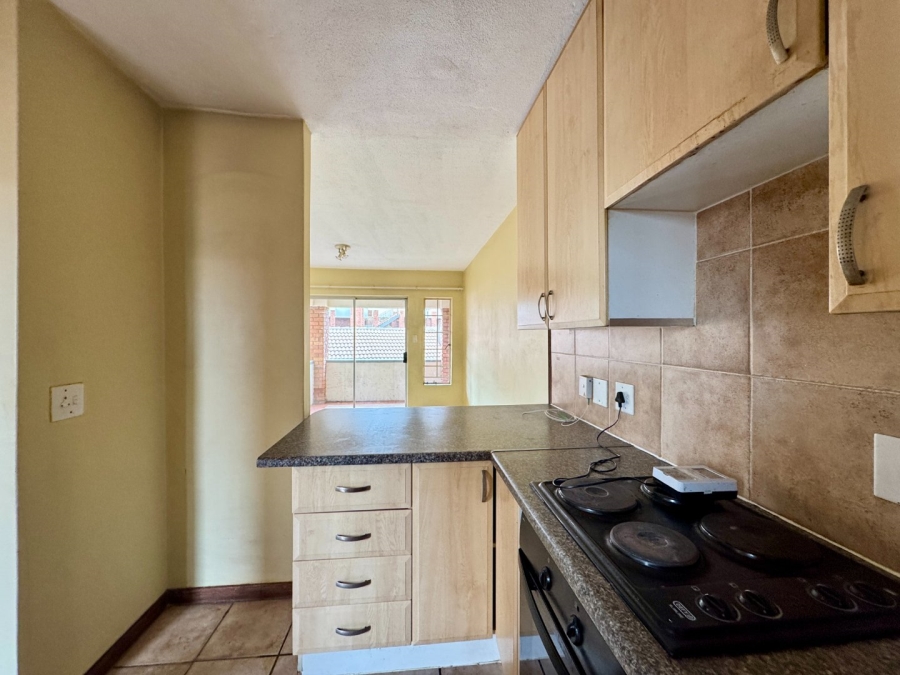 2 Bedroom Property for Sale in Die Hoewes Gauteng