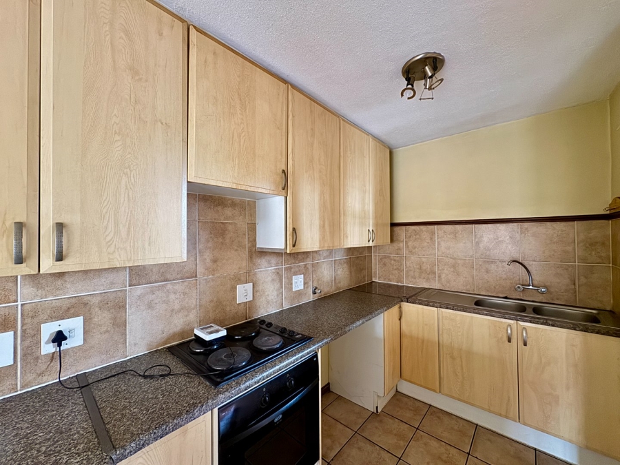 2 Bedroom Property for Sale in Die Hoewes Gauteng