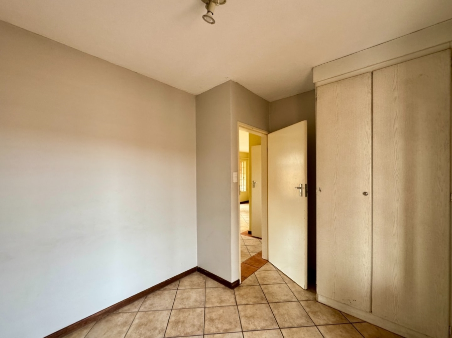 2 Bedroom Property for Sale in Die Hoewes Gauteng