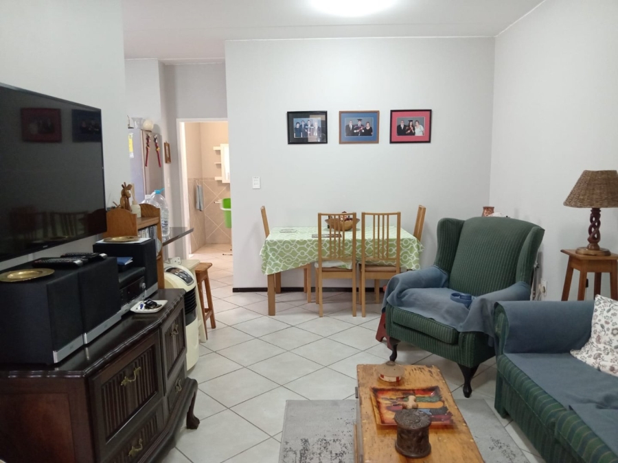 2 Bedroom Property for Sale in Goedeburg Gauteng