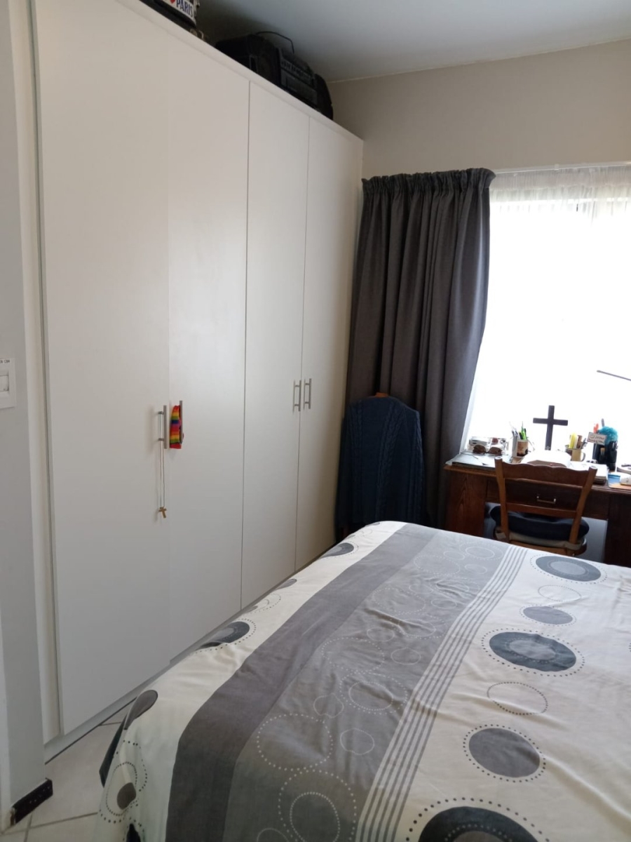 2 Bedroom Property for Sale in Goedeburg Gauteng