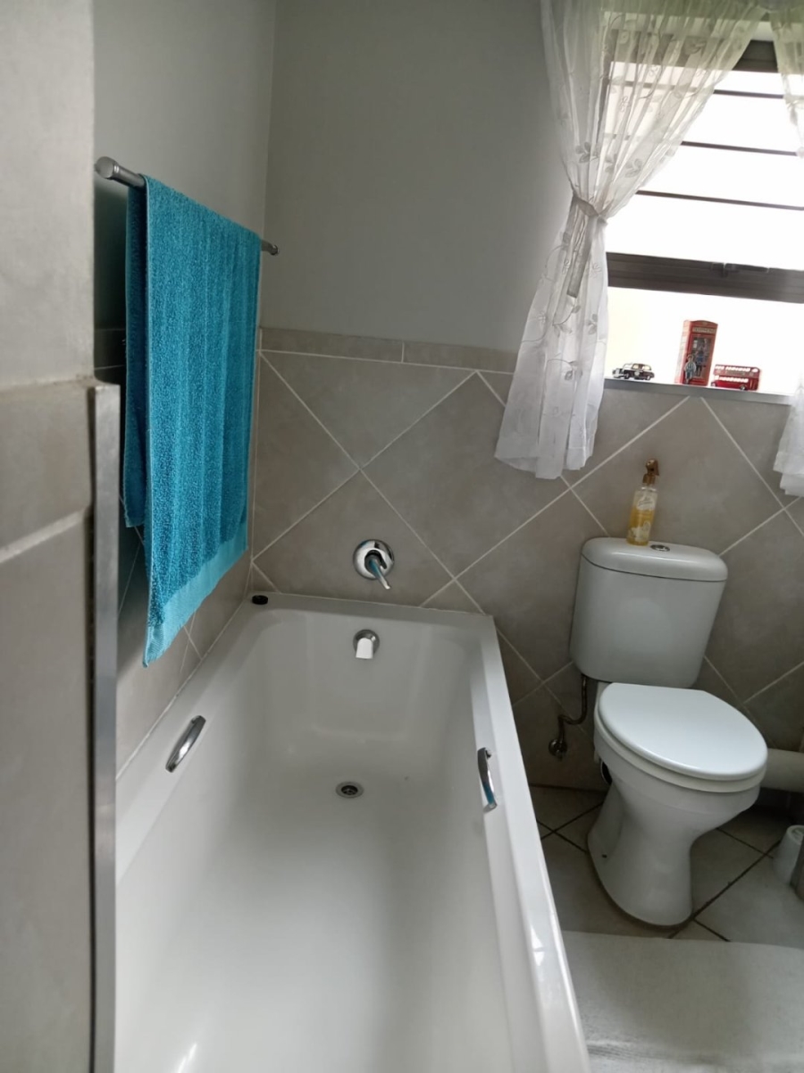 2 Bedroom Property for Sale in Goedeburg Gauteng