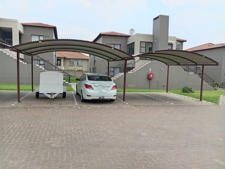 2 Bedroom Property for Sale in Goedeburg Gauteng