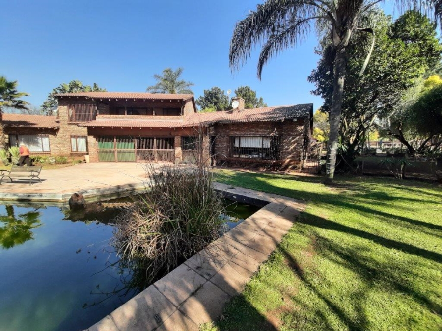 5 Bedroom Property for Sale in Randjesfontein A H Gauteng