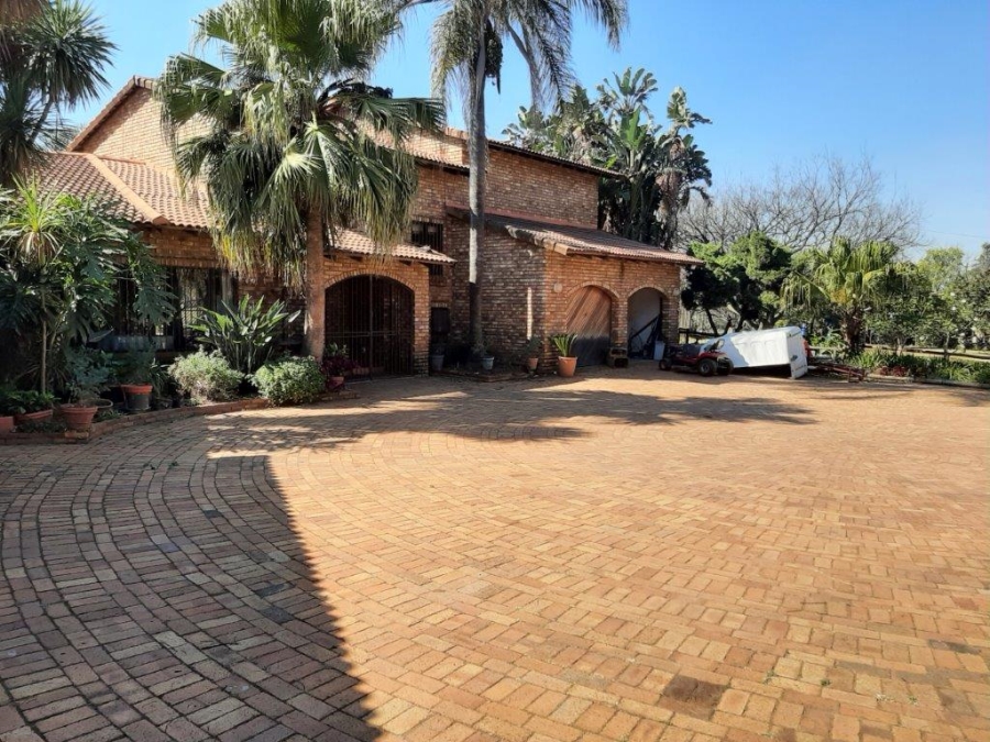 5 Bedroom Property for Sale in Randjesfontein A H Gauteng