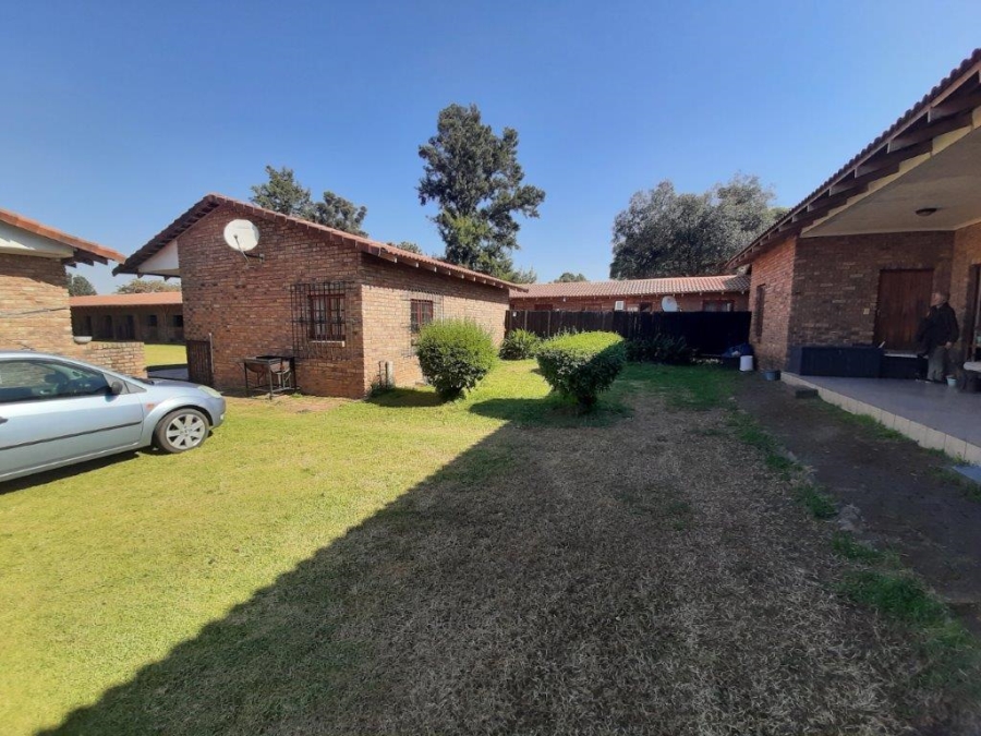 5 Bedroom Property for Sale in Randjesfontein A H Gauteng